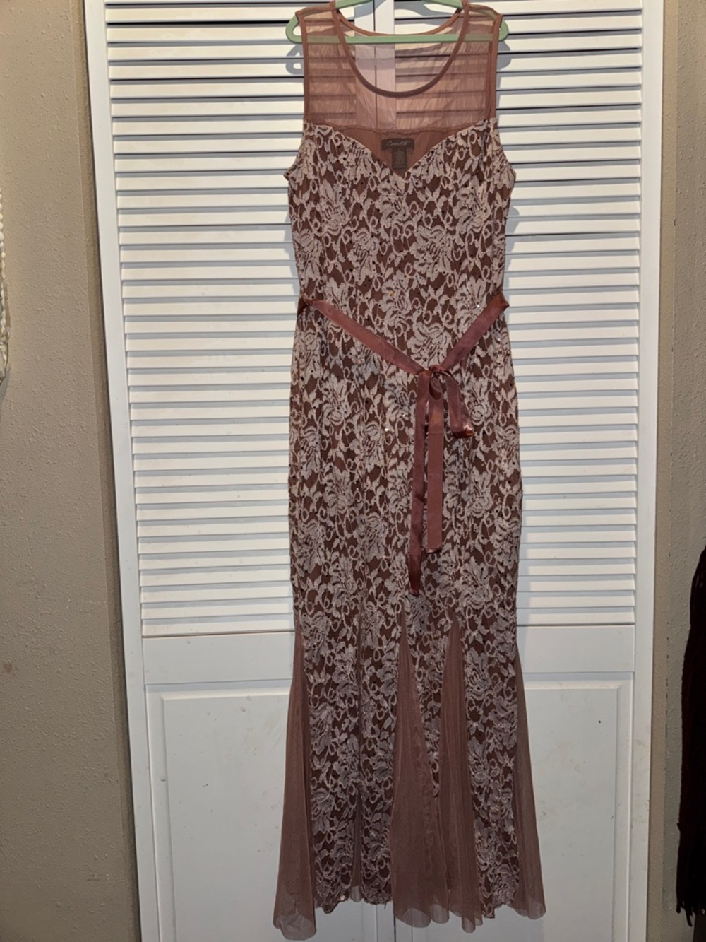 Sleeveless Lace-Overlay Maxi Dress in Dusty Rose